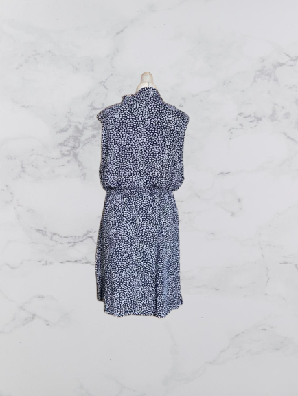 Amazon Essentials Women's
Sleeveless Woven Shirt Dress Colour Navy/White Petal Size XXL
