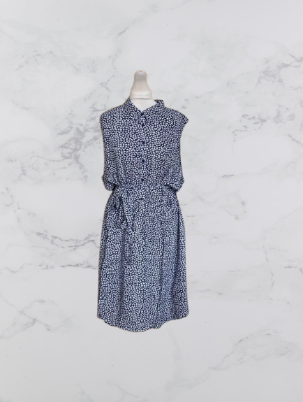 Amazon Essentials Women's
Sleeveless Woven Shirt Dress Colour Navy/White Petal Size XXL