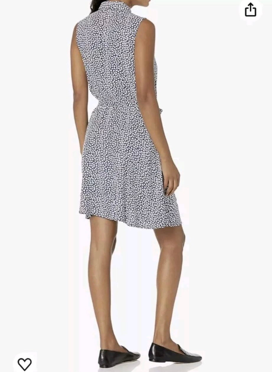 Amazon Essentials Women's
Sleeveless Woven Shirt Dress Colour Navy/White Petal Size XXL