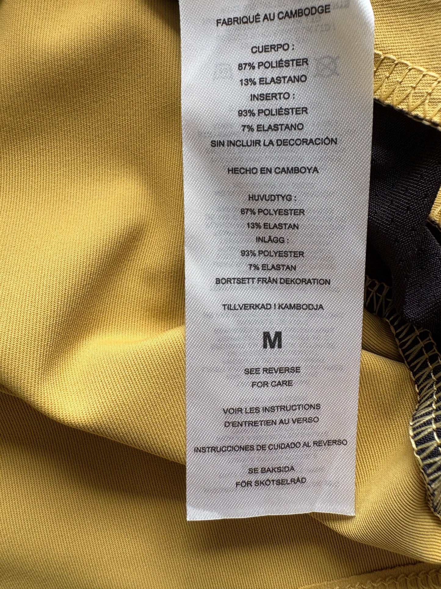 Champion Short Sleeve T-Shirt Colour Gold Chain Size M