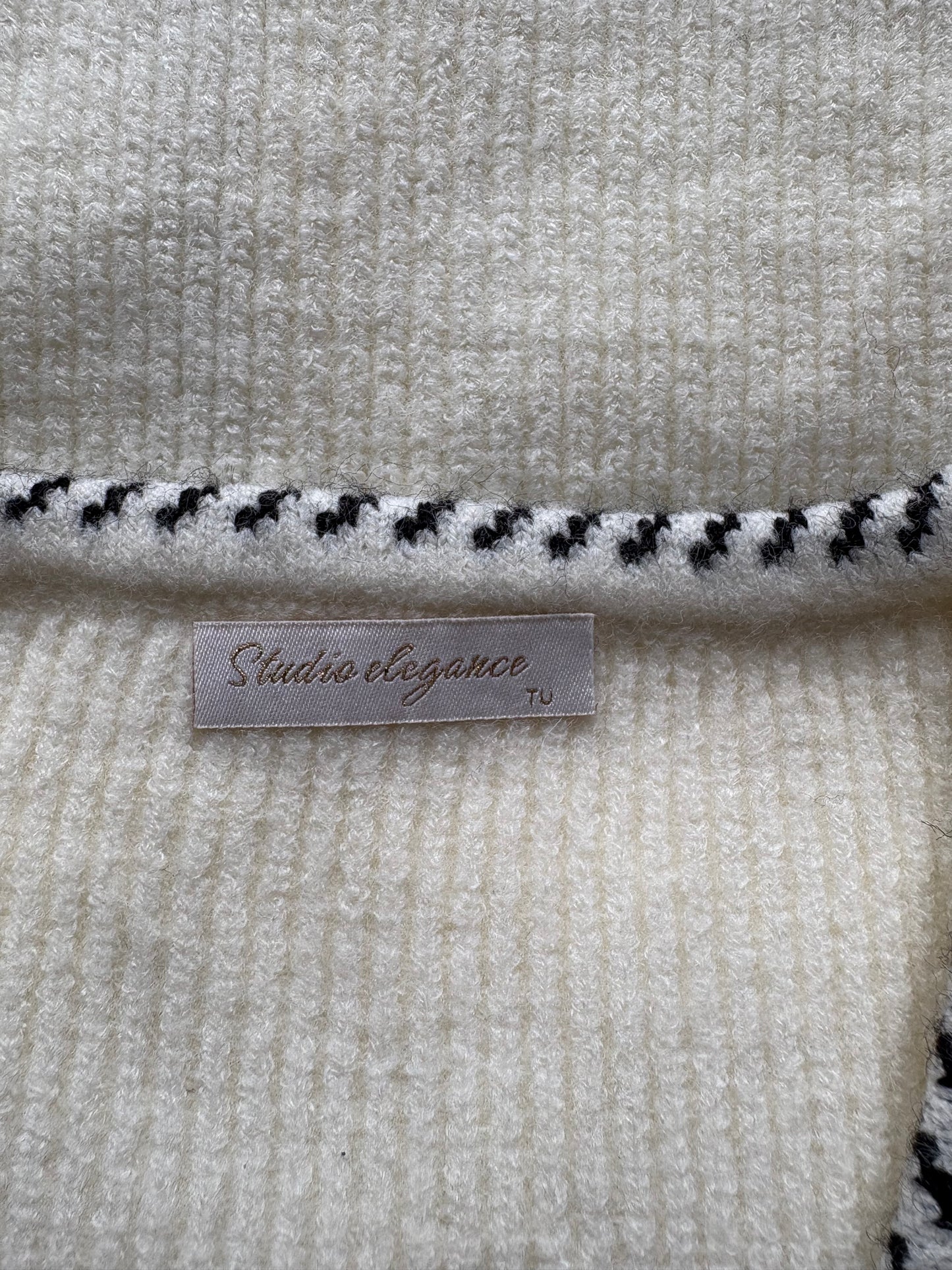 Studio Elegance Knitted lounge Set Colour Cream/Black One Size 8-16