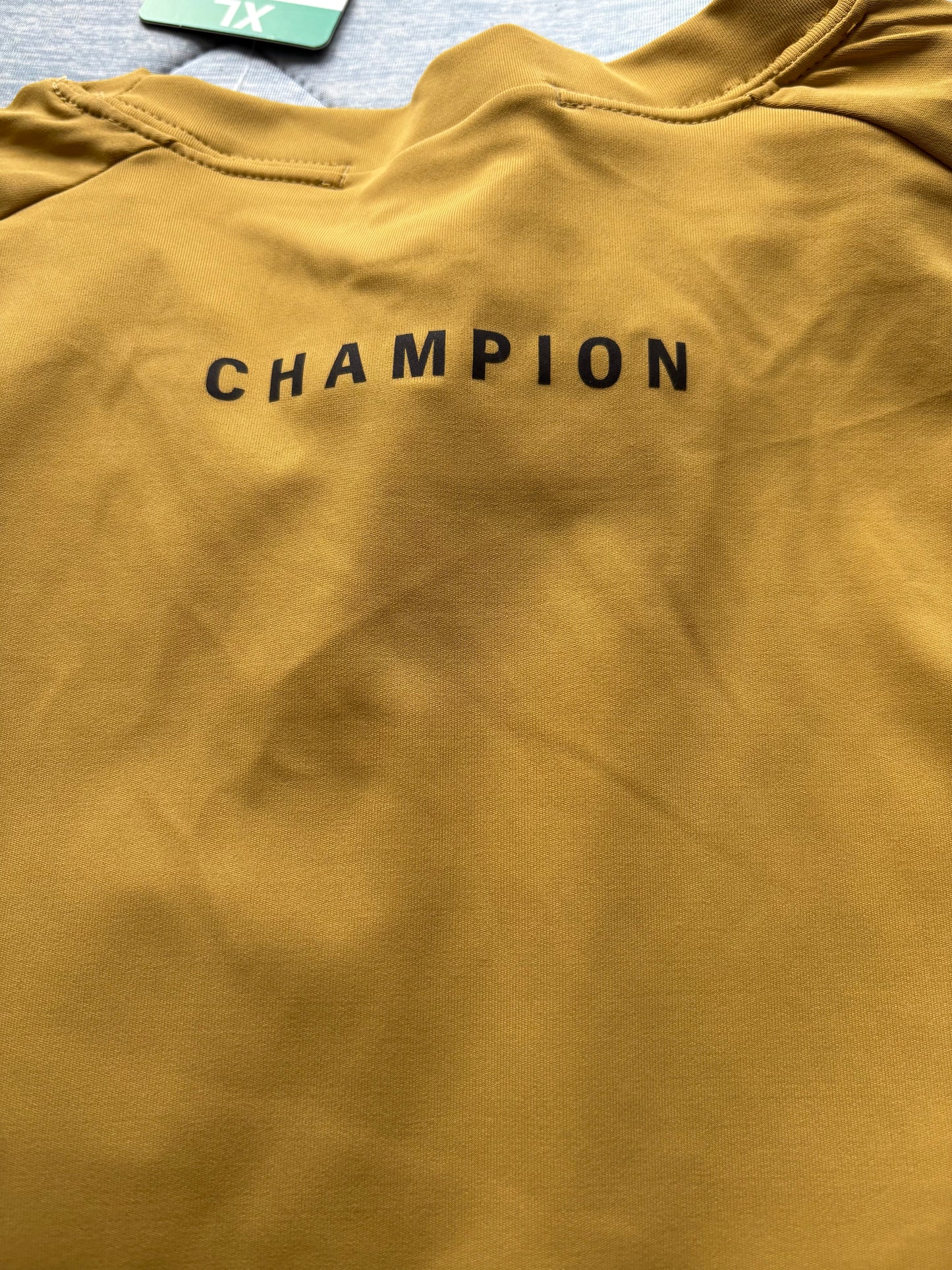 Champion Short Sleeve T-Shirt Colour Gold Chain Size XL