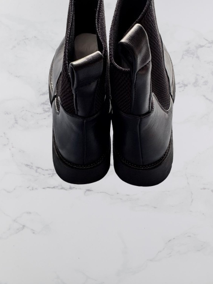 Erynn Chelsea Boots Colour Black
Size 36 Uk Size 3