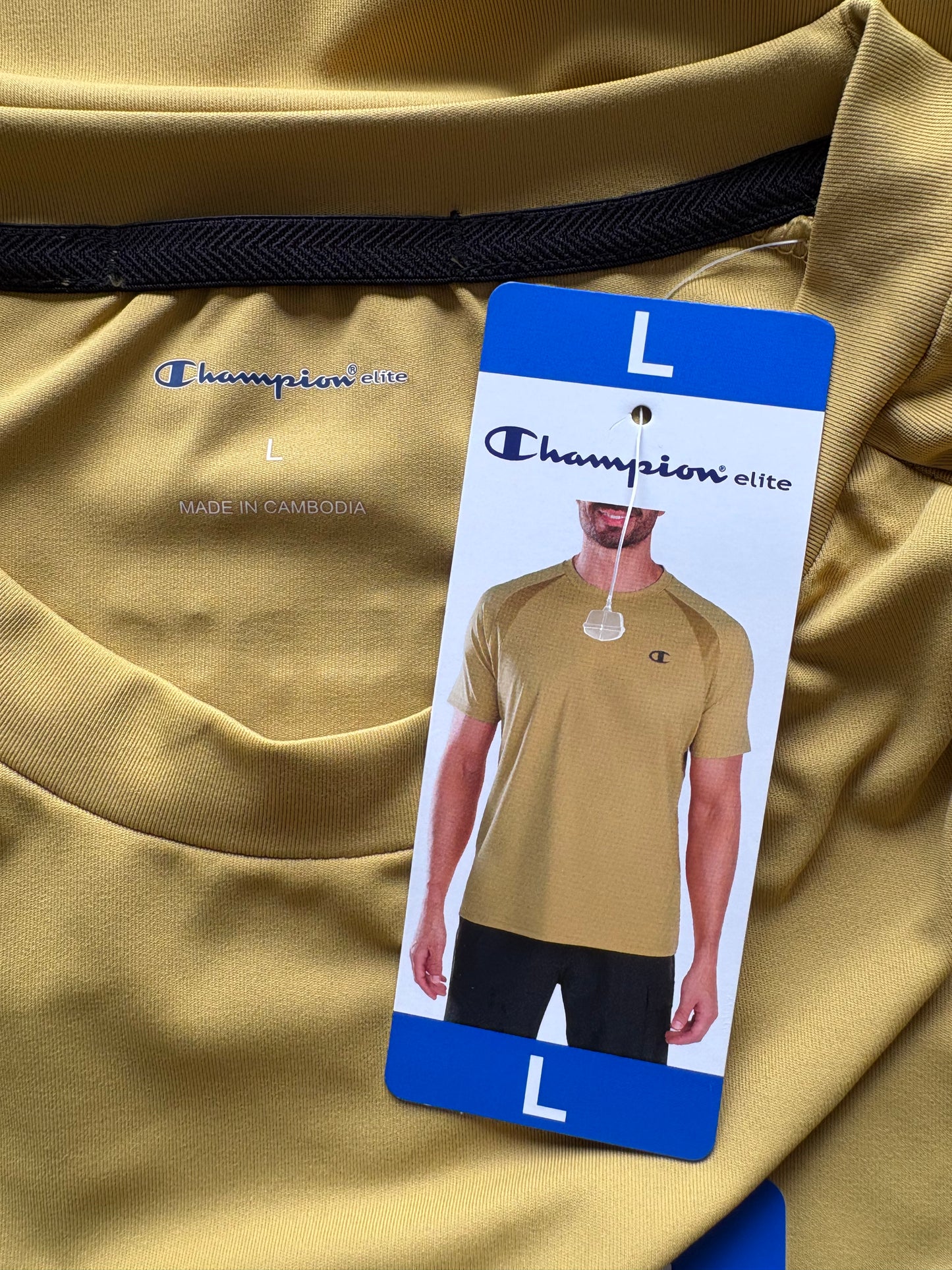 Champion Short Sleeve T-Shirt Colour Gold Chain Size L