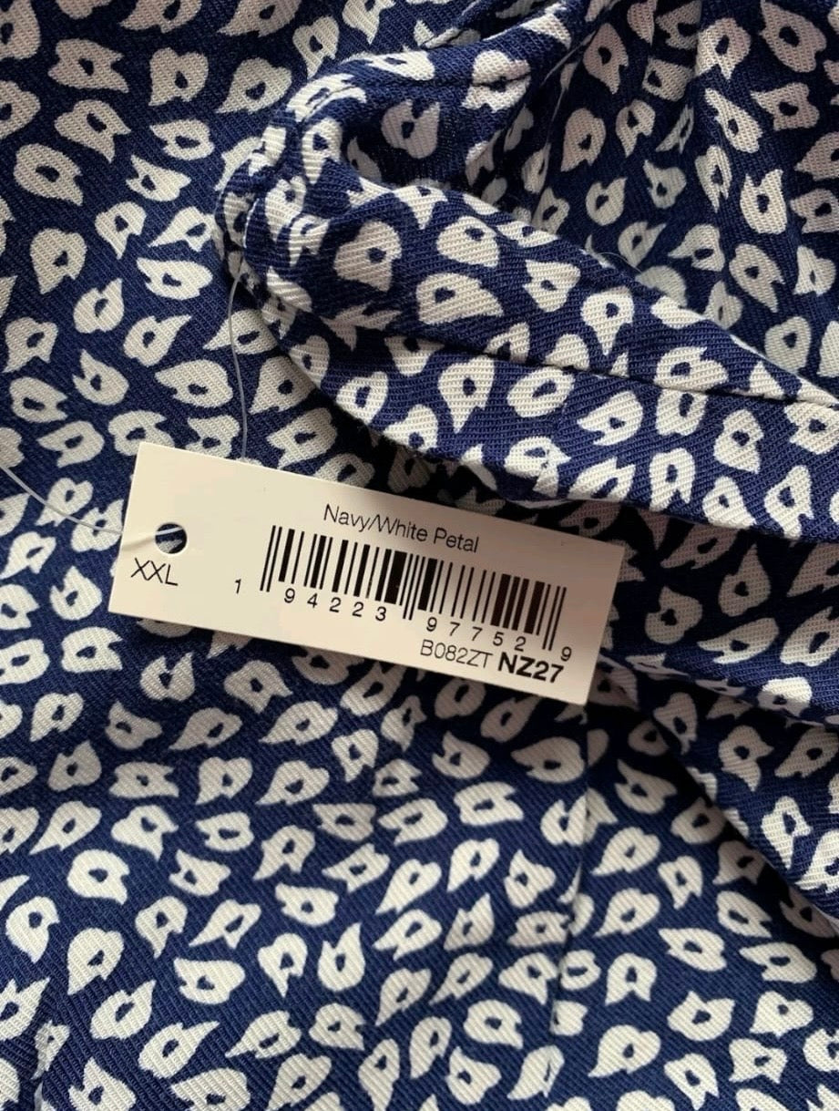 Amazon Essentials Women's
Sleeveless Woven Shirt Dress Colour Navy/White Petal Size XXL