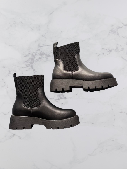 Erynn Chelsea Boots Colour Black
Size 36 Uk Size 3