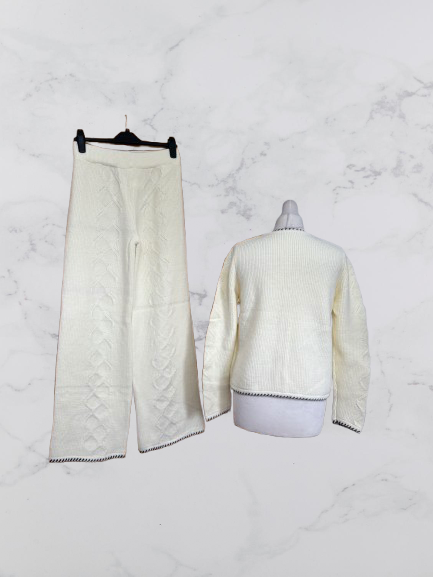 Studio Elegance Knitted lounge Set Colour Cream/Black One Size 8-16