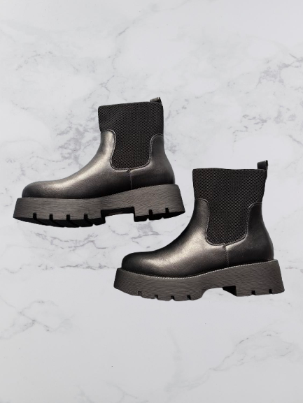Erynn Chelsea Boots Colour Black
Size 36 Uk Size 3