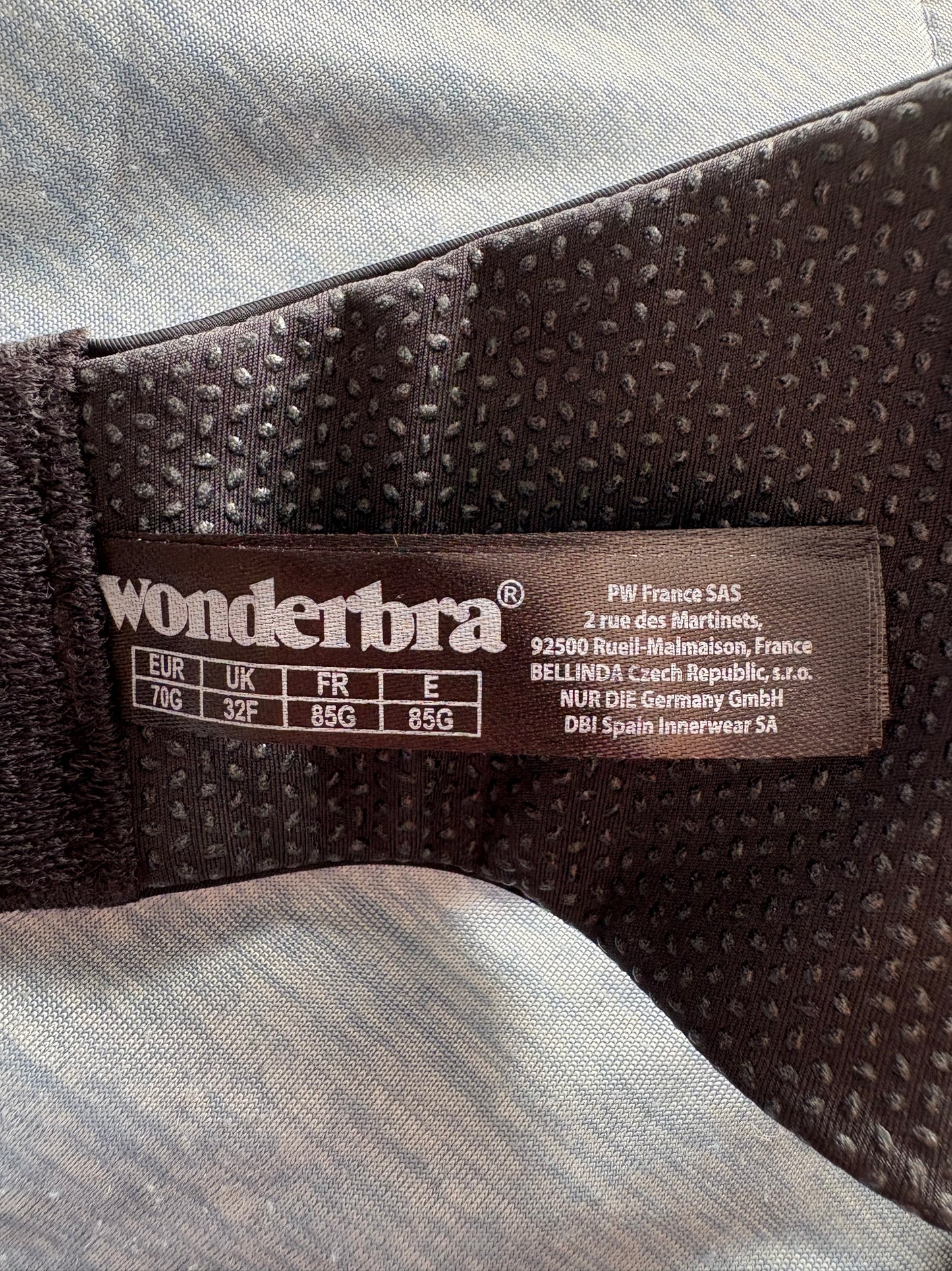 Wonderbra Ultimate Strapless Push Up Bra Colour Black Size 32F