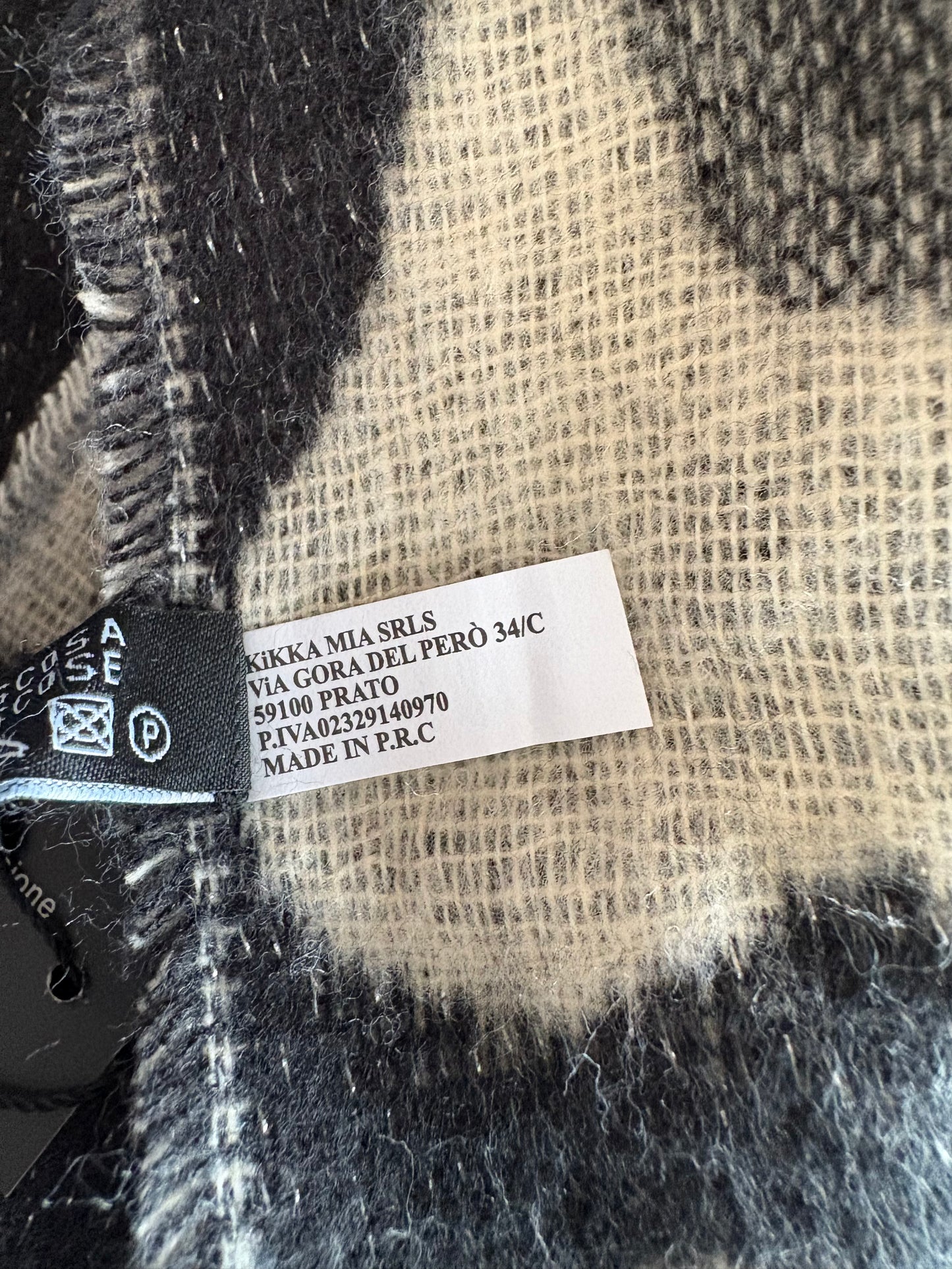 Martissima By Marta Marzotto Supersoft Scarf/Shawl Colour Black/Cream One Size