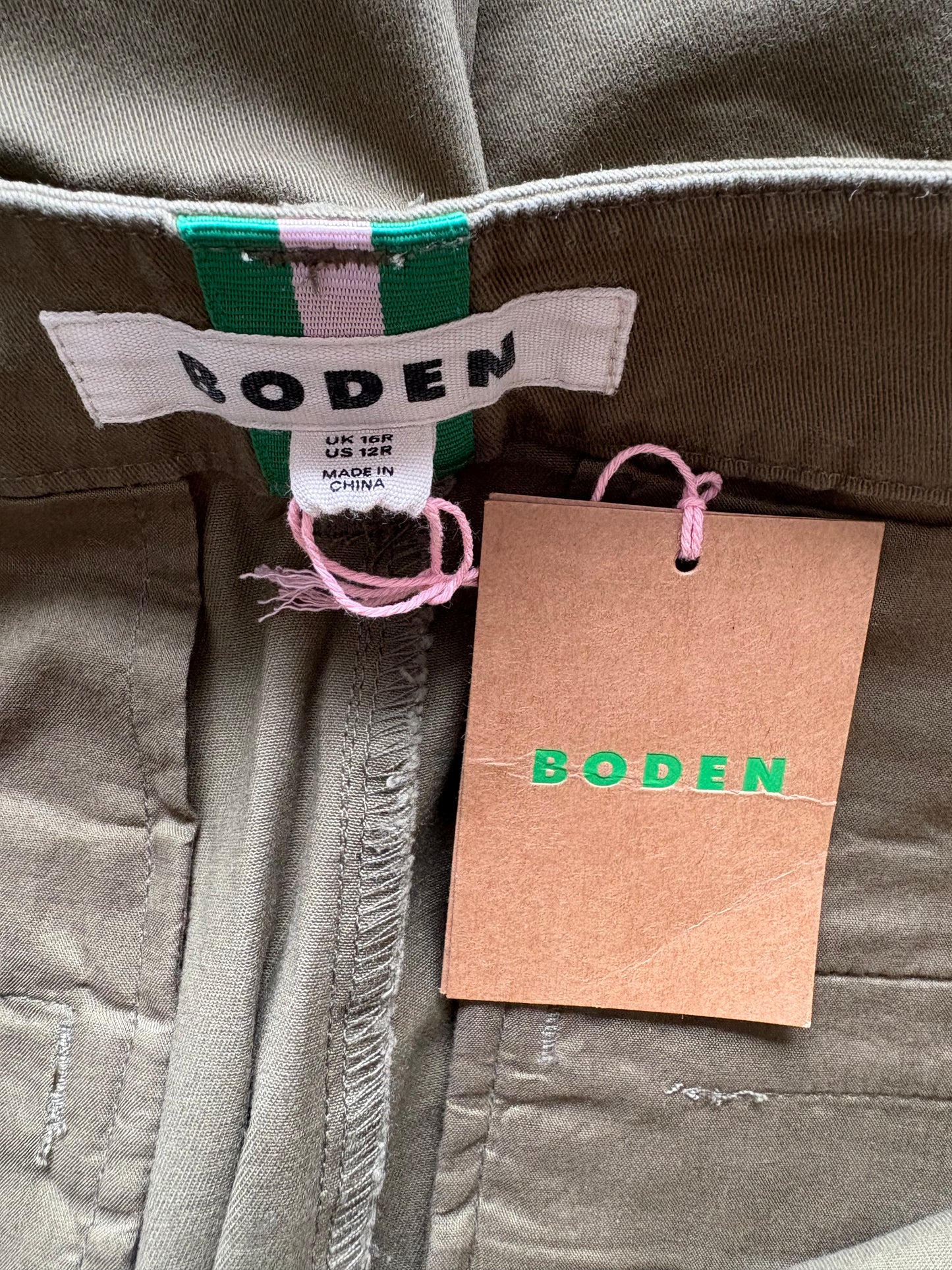 Boden Barnsbury Chino Trousers Colour Woodland Green Size 16R