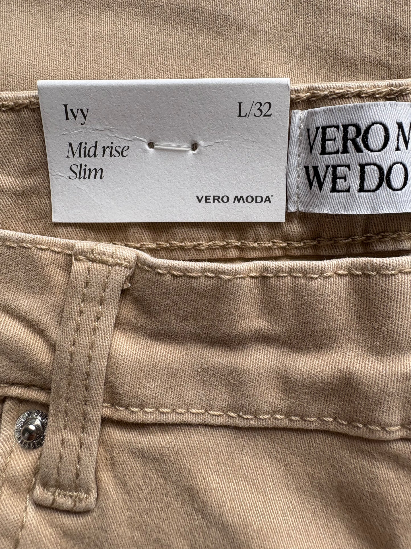 Vero Moda Ivy Cargo Trousers Colour Nomad Size L