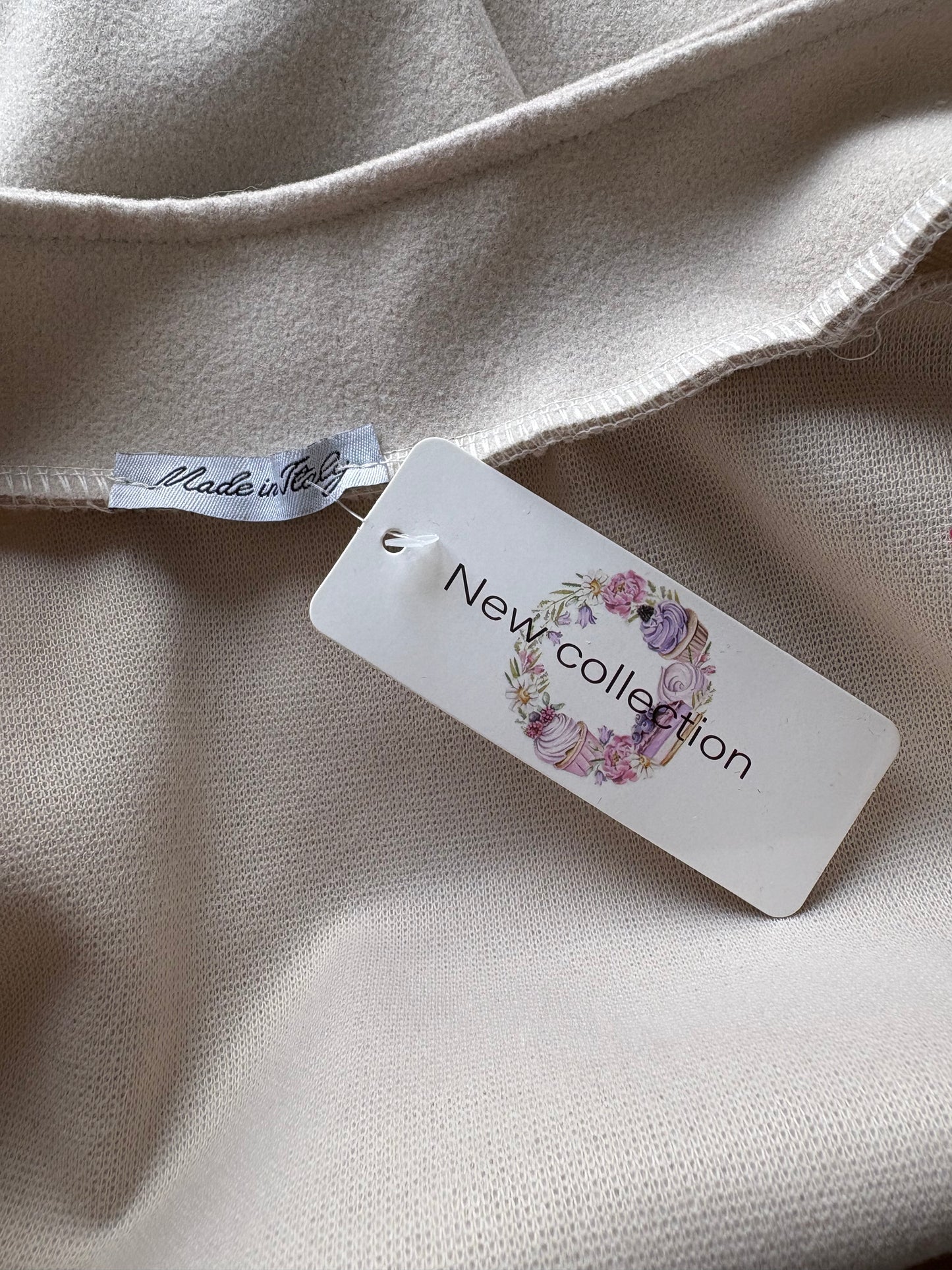 Made In Italy New Collection Belted Poncho Colour Cream One Size 8-14 belted, up to 24 unbelted