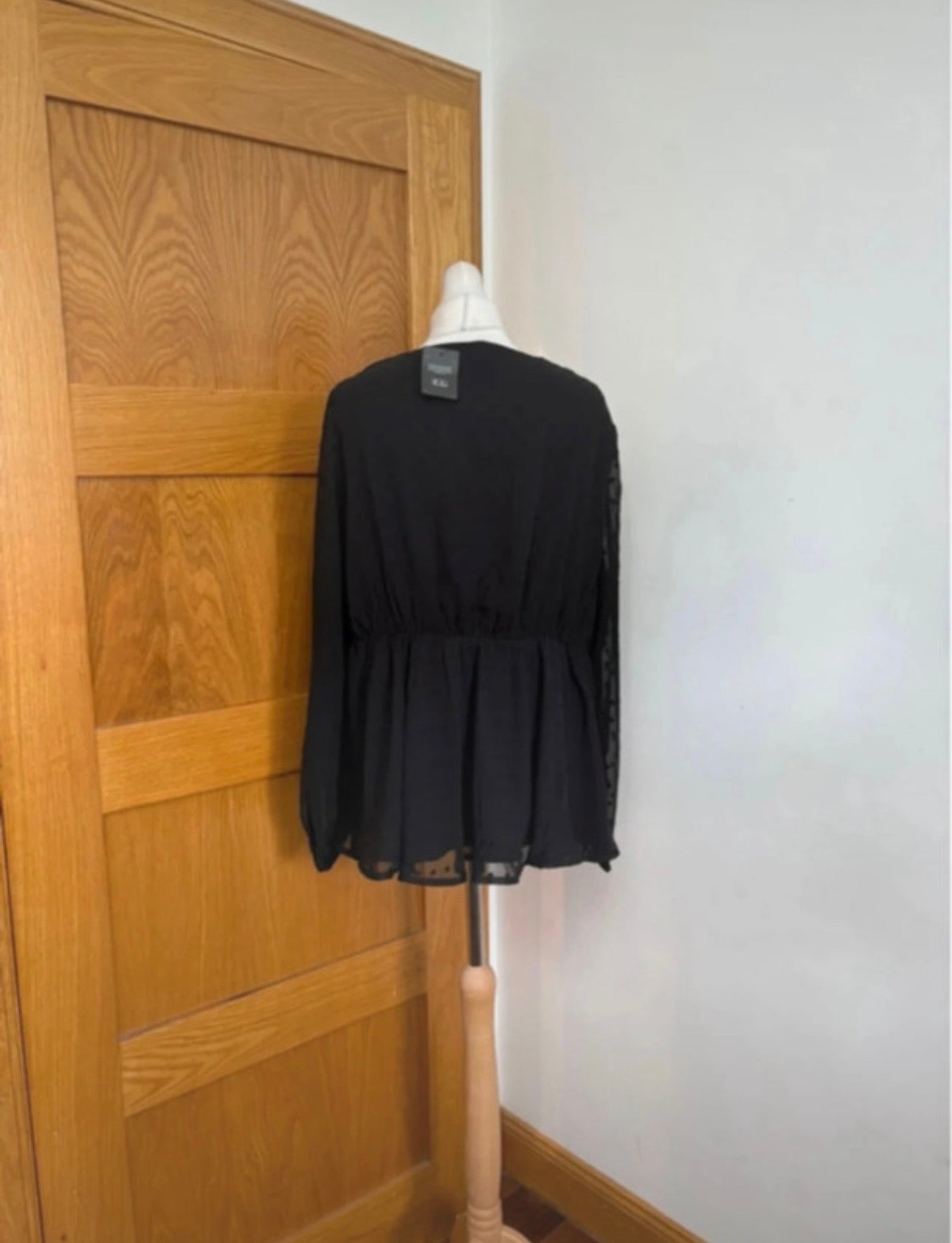 Simply Be Dobby V Neck Ruched Waist Blouse Colour Black Size 20