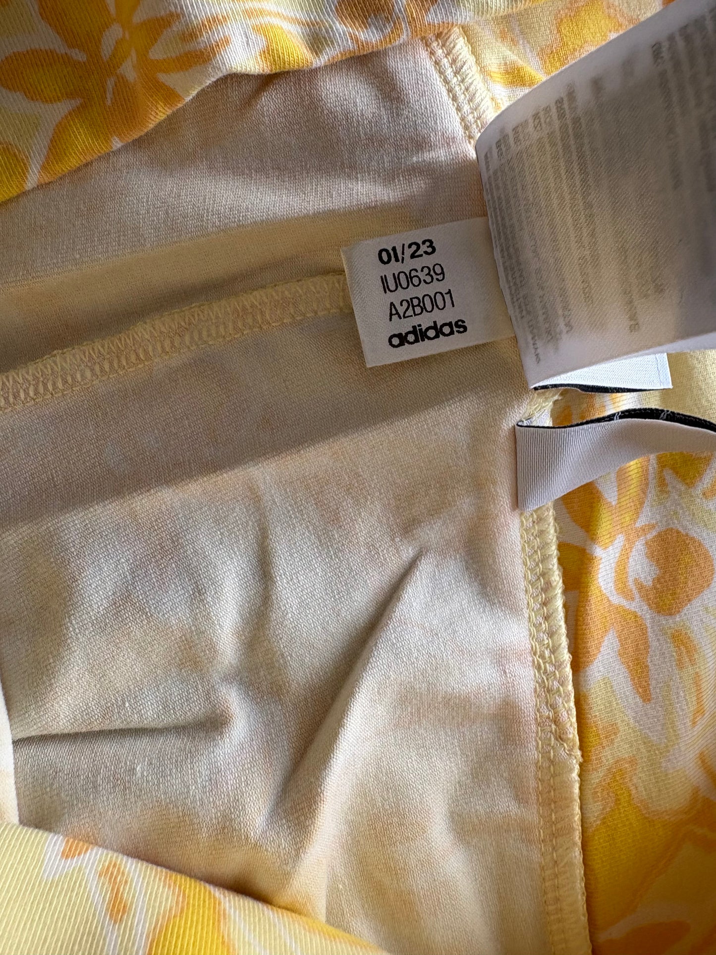 Adidas Originals Island Club All Over Print Shorts Colour Cream White Size M 12-14