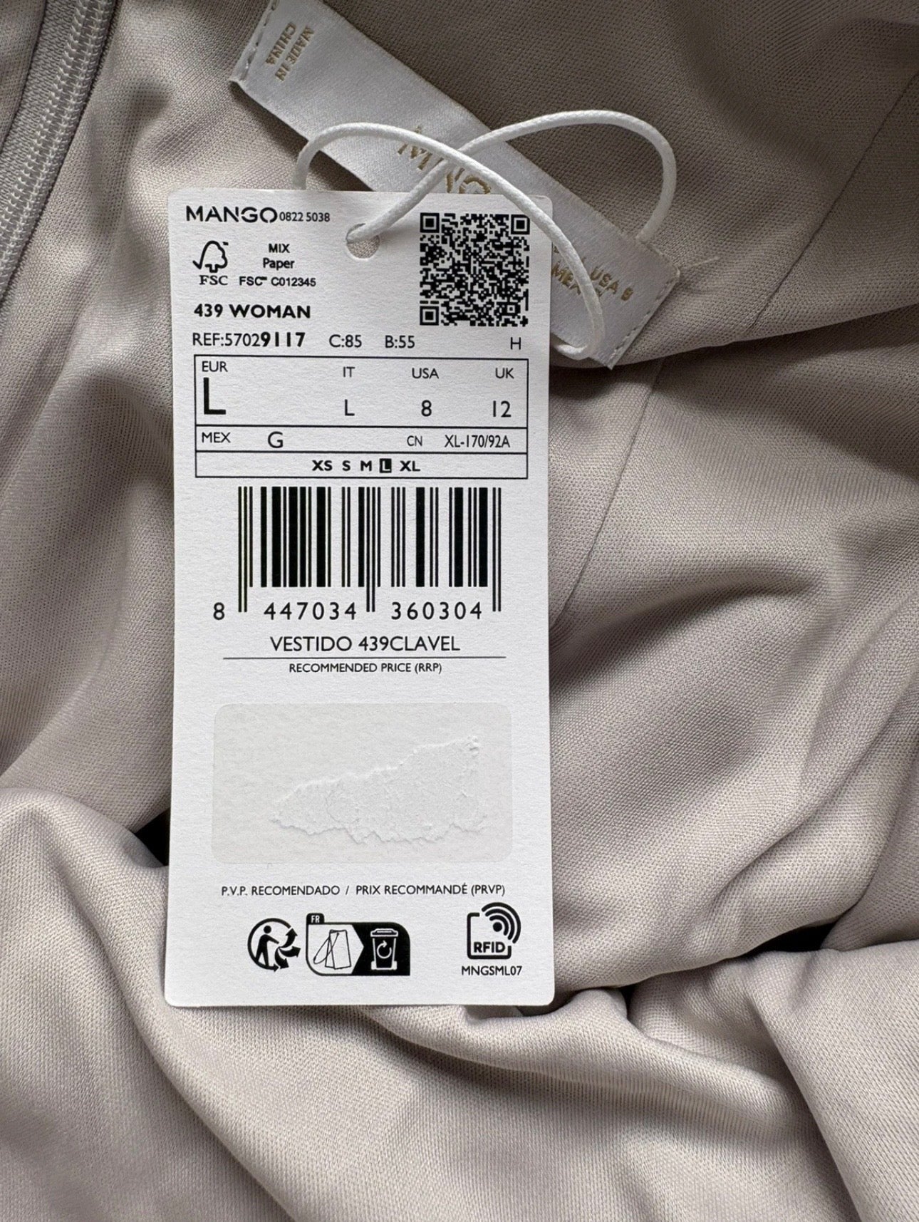 Mango Asymmetrical Maxi Flower
Dress Colour Silver Size 12