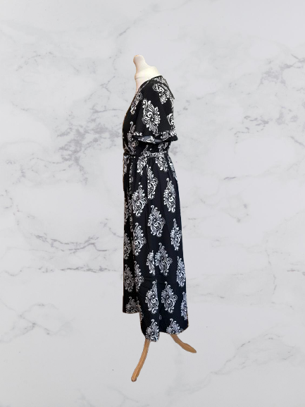 Classic&Co Short Sleeve Dress Colour Black/ White Size M/L